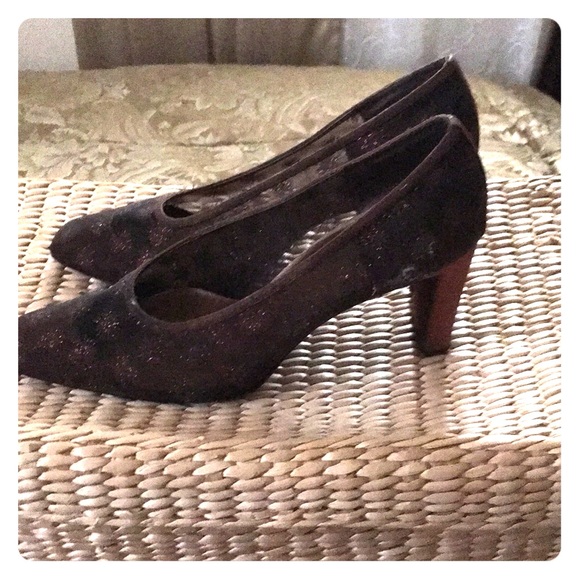 Shoes - Picture 1 of 3